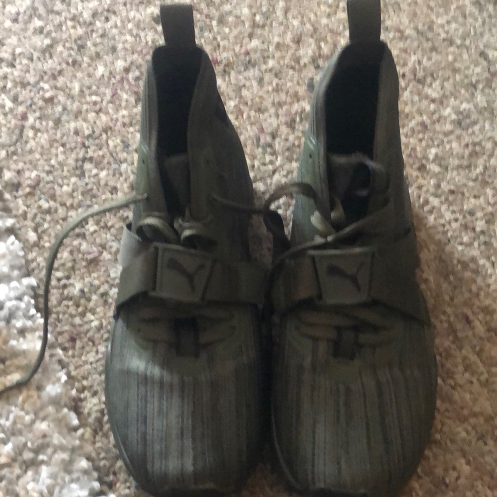 Puma gym shoe